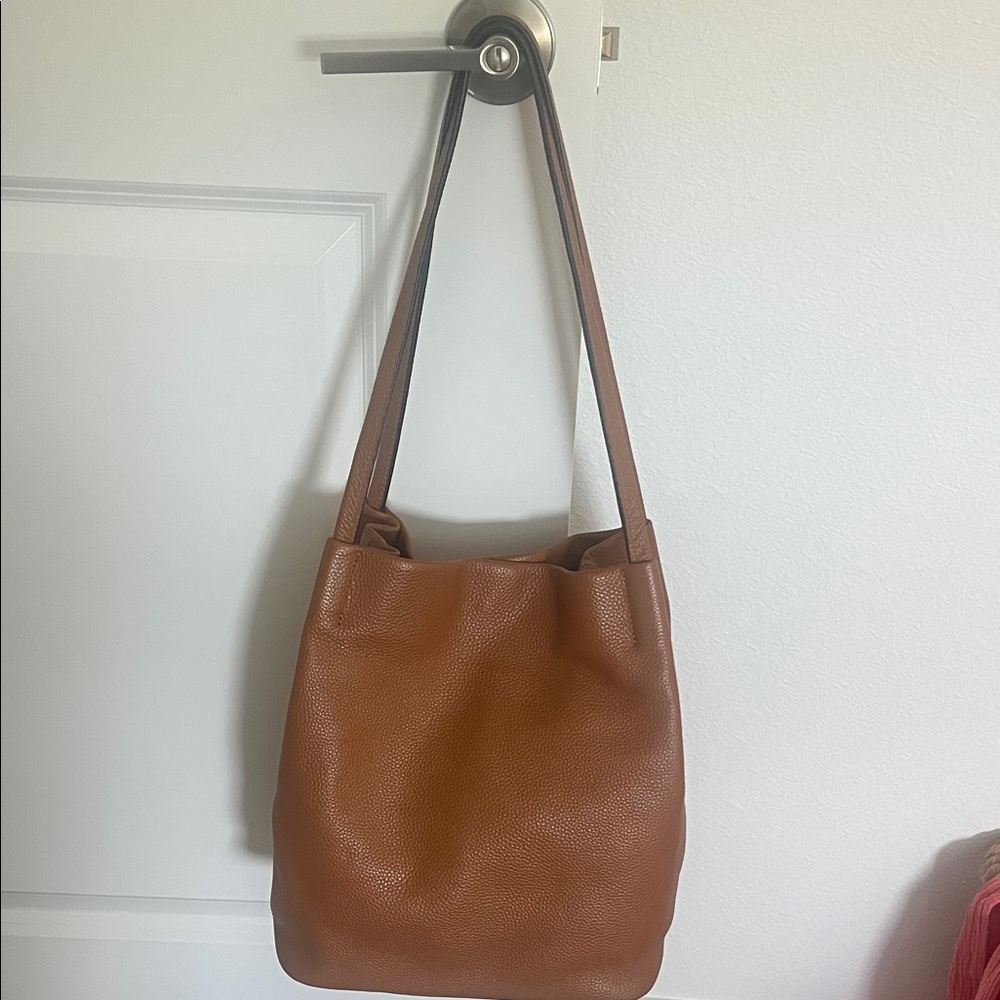 Everyday Tan Pebbled Leather Shoulder Bag